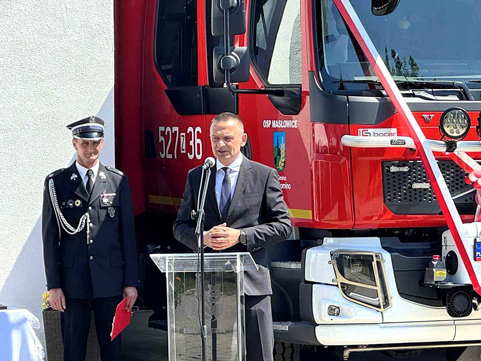 Uroczyste poświęcenie nowego wozu strażackiego OSP Masłowice. Zdjęcia