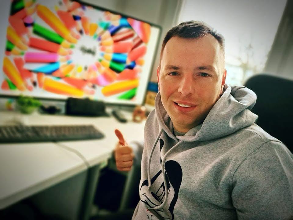 Inspirujące Historie – Od graffiti po Mural Pionierów. Łukasz Szamburski koloruje Koszalin [FOTO] - KoszalinInfo