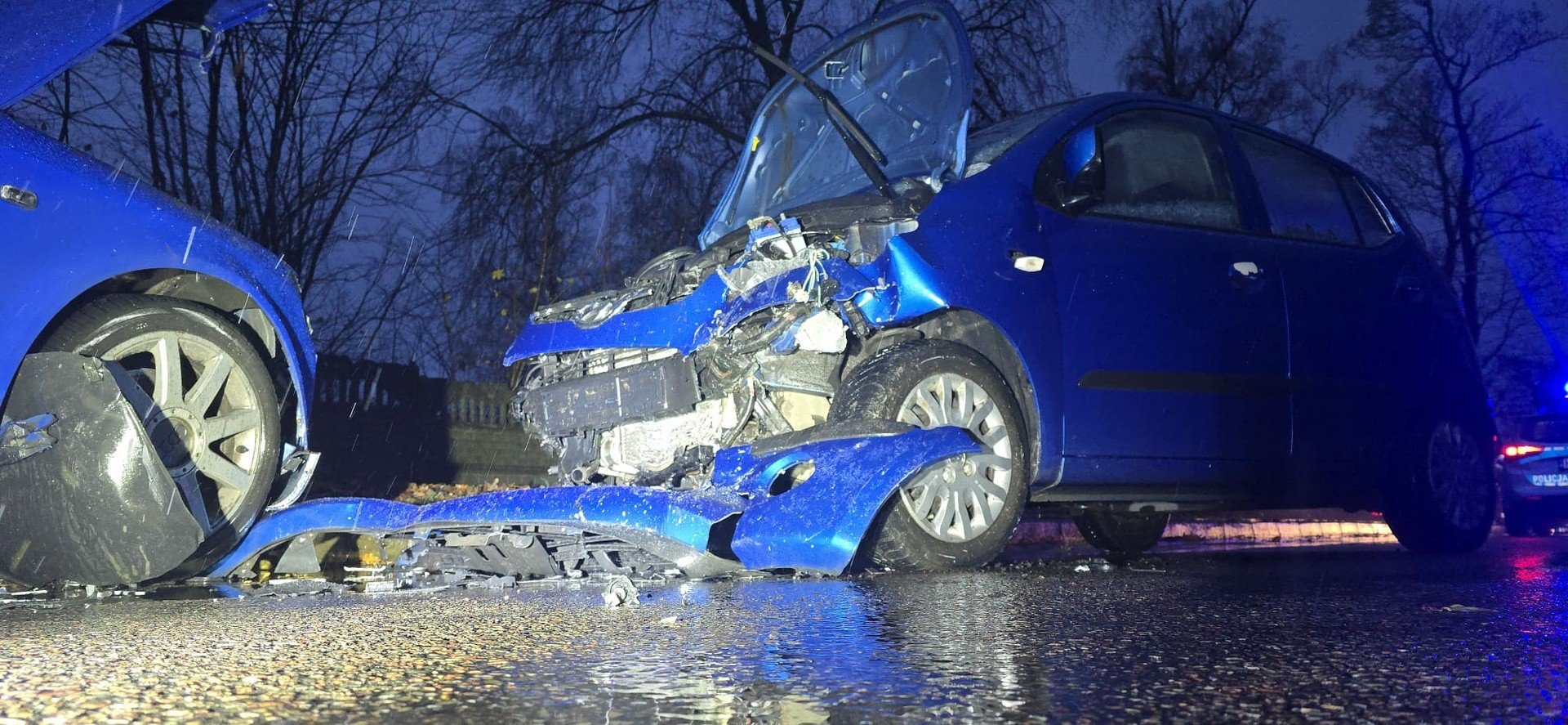 Wypadek w Karlinie  na ulicy Koszalińskiej. Dwie osoby  poszkodowane [zdjęcia]