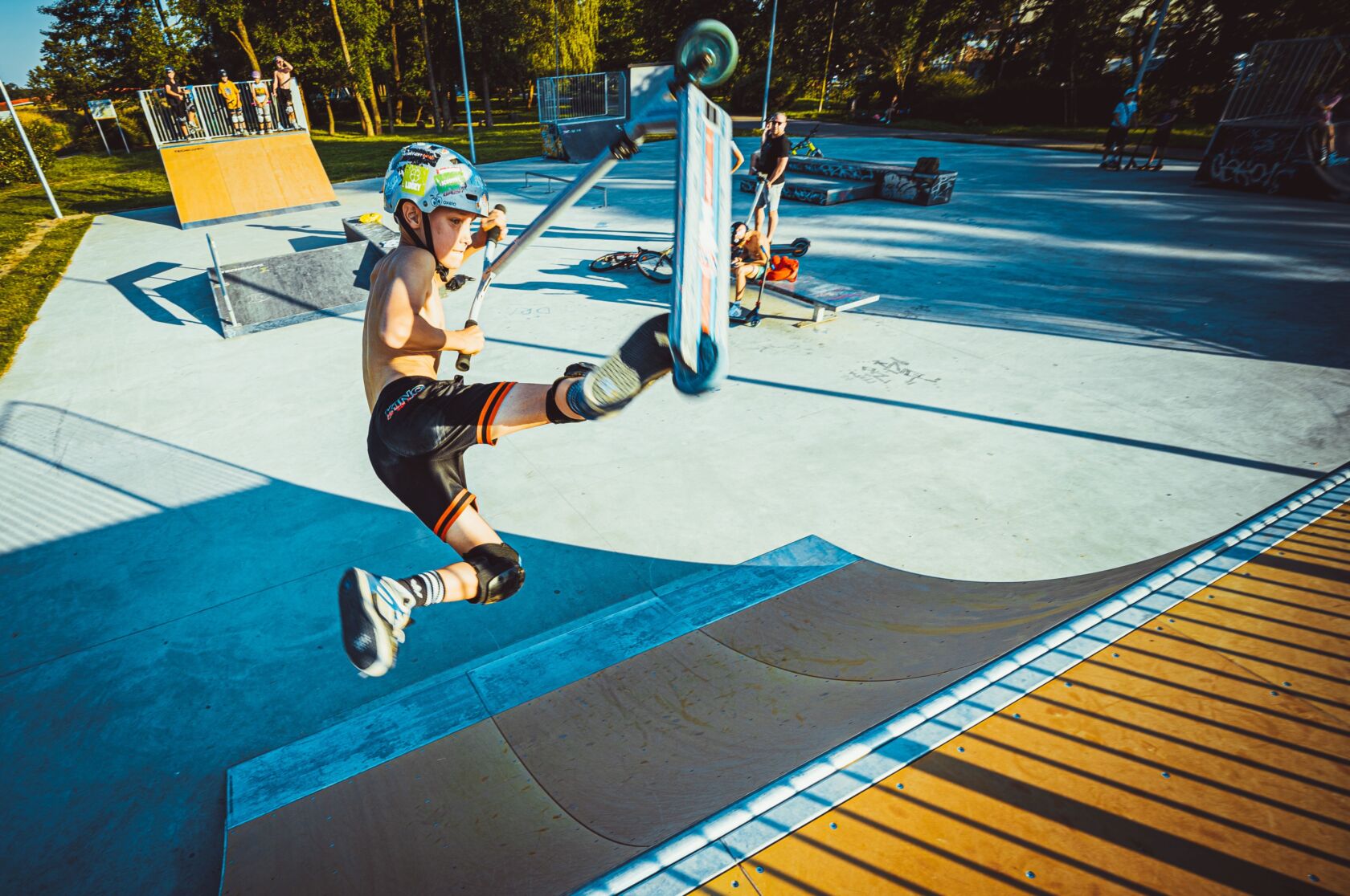 Skate park ma nowe "zabawki" i oświetlenie - Miasto Darłowo