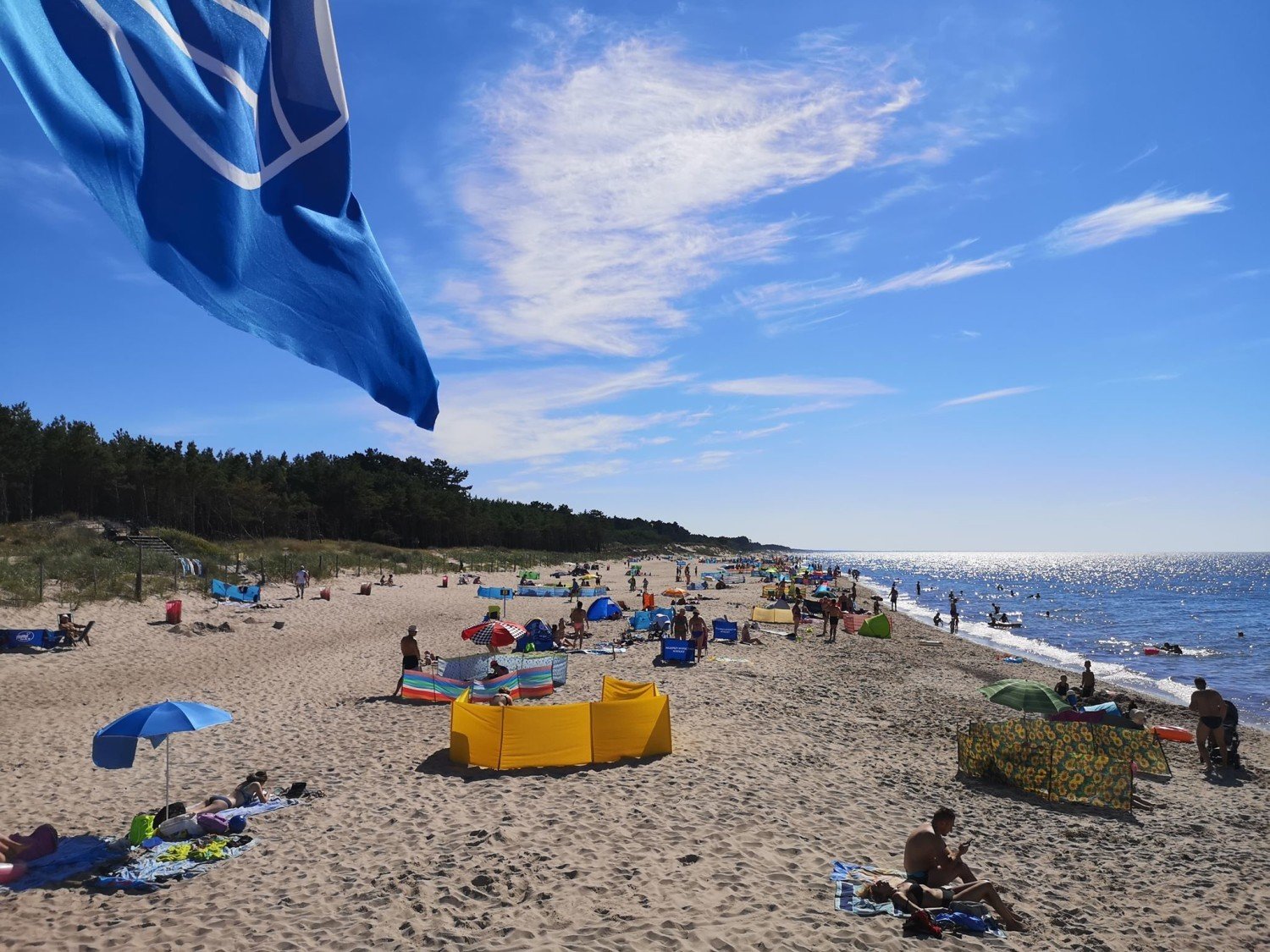Nad Bałtykiem znów słońce i upał. Zdjęcia z Uzdrowiska Dąbki