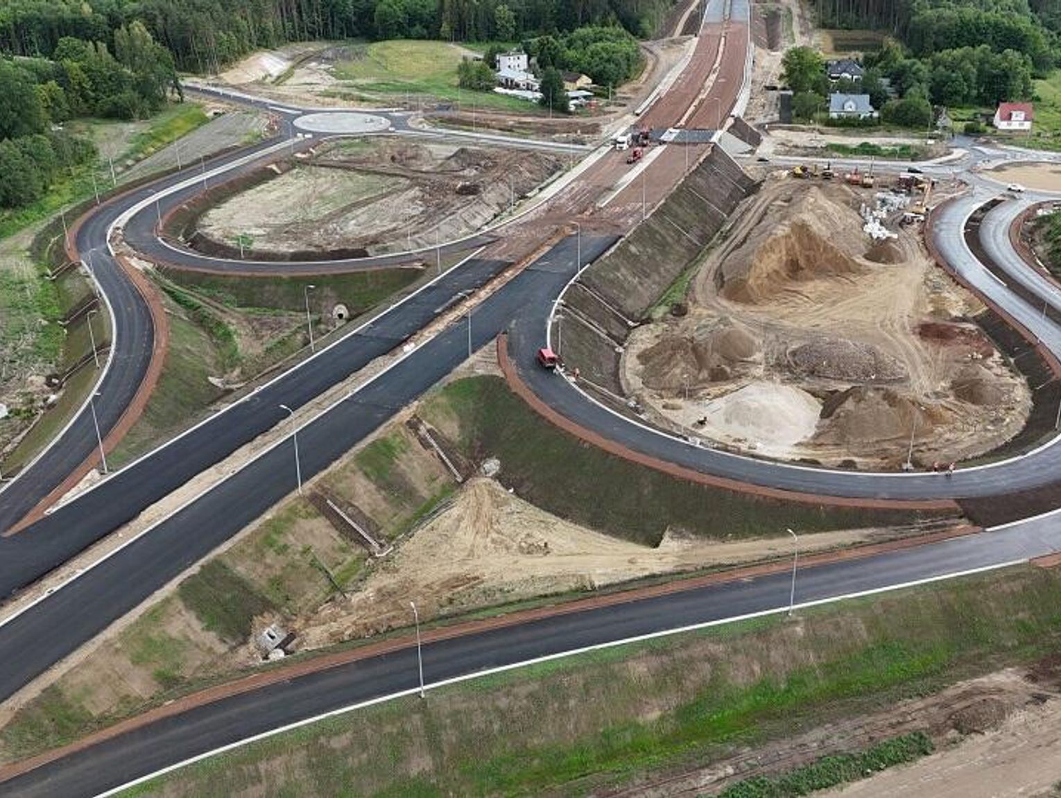 Powiat sławieński: Budowa s-6 trwa