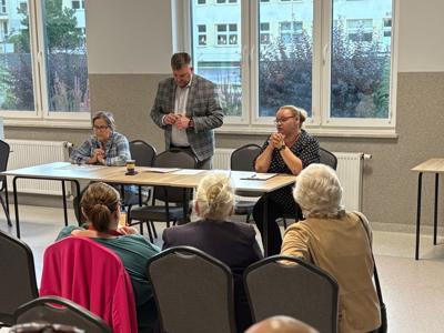 Zebranie wiejskie w Ostrowcu